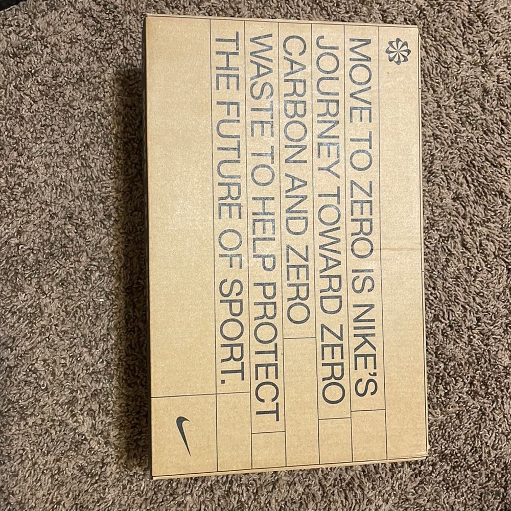 Nike move to zero shoe box